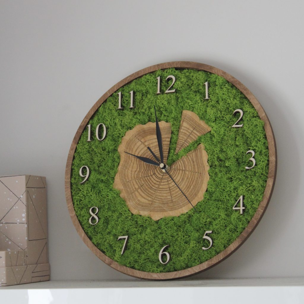 Zegar z mchem - dekoracja ścienna | LosokaWood.com