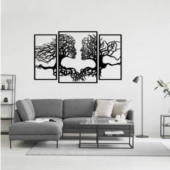 drewniany obraz na ścianę nad kanapą